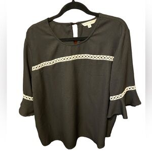 Downeast XXL Black Blouse with flounce sleeve